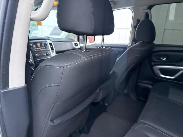 Photo of 2019 Glacier White Nissan Titan