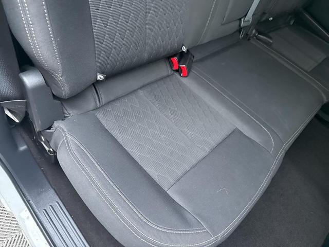 Photo of 2019 Glacier White Nissan Titan