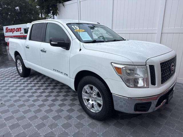 Photo of 2019 Glacier White Nissan Titan