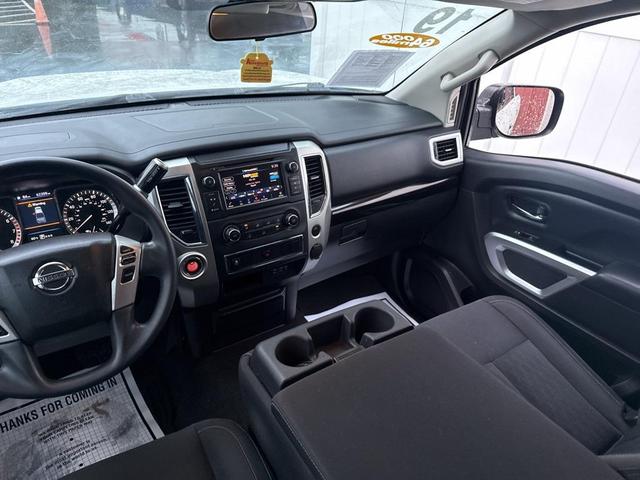 Photo of 2019 Glacier White Nissan Titan