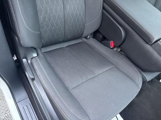 Photo of 2019 Glacier White Nissan Titan