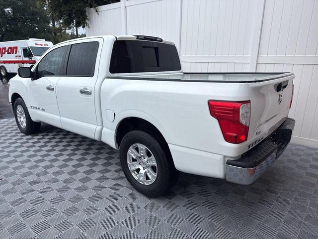 Photo of 2019 Glacier White Nissan Titan