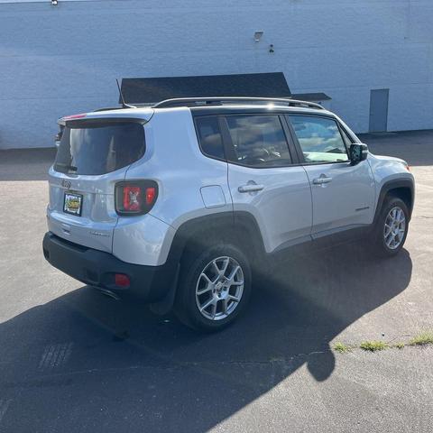 Photo of 2021 Glacier Metallic Clearcoat Jeep Renegade