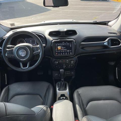 Photo of 2021 Glacier Metallic Clearcoat Jeep Renegade
