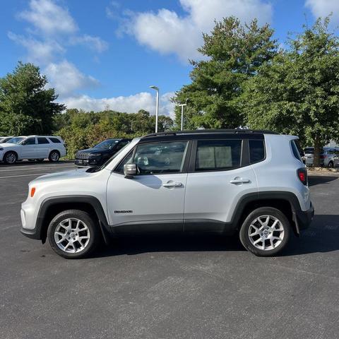 Photo of 2021 Glacier Metallic Clearcoat Jeep Renegade