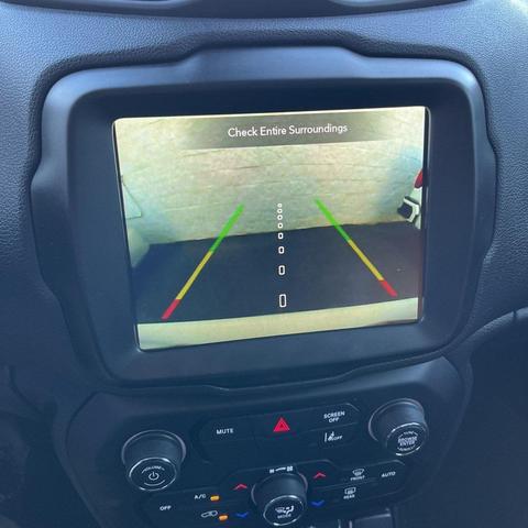 Photo of 2021 Glacier Metallic Clearcoat Jeep Renegade
