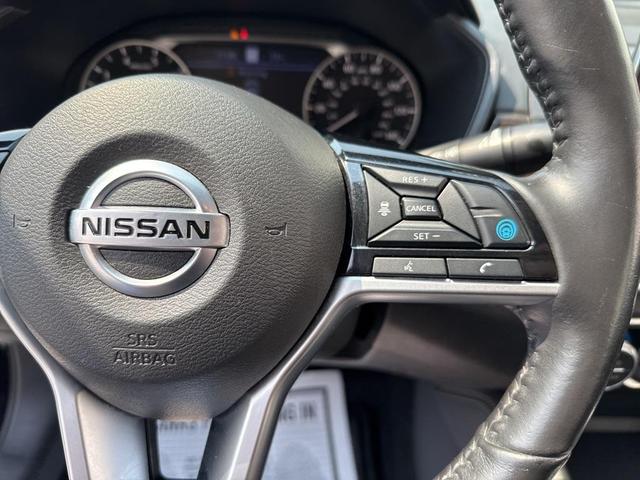 Photo of 2022 Super Black Clearcoat Nissan Altima