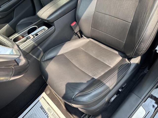 Photo of 2022 Super Black Clearcoat Nissan Altima