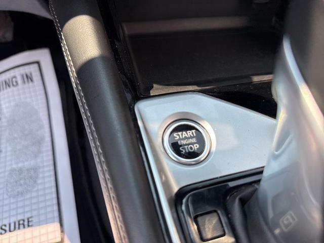 Photo of 2022 Super Black Clearcoat Nissan Altima