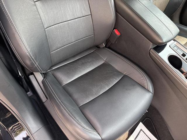 Photo of 2022 Super Black Clearcoat Nissan Altima