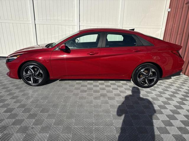 Photo of 2023 Scarlet Red Pearl Hyundai ELANTRA