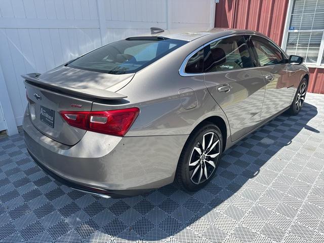 Photo of 2022 Mineral Gray Metallic Chevrolet Malibu