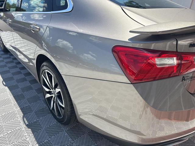 Photo of 2022 Mineral Gray Metallic Chevrolet Malibu