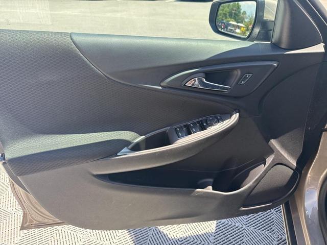 Photo of 2022 Mineral Gray Metallic Chevrolet Malibu