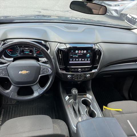 Photo of 2018 Graphite Metallic Chevrolet Traverse