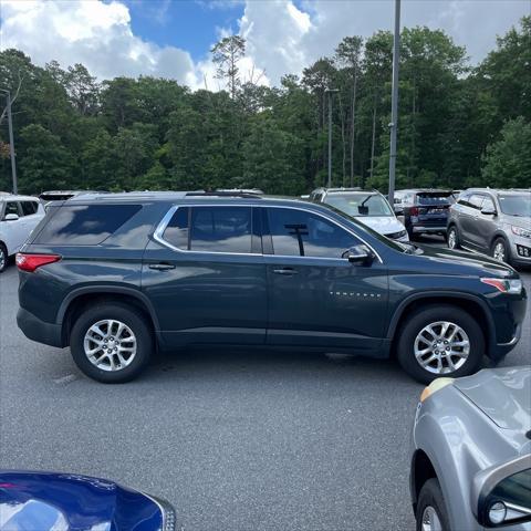 Photo of 2018 Graphite Metallic Chevrolet Traverse