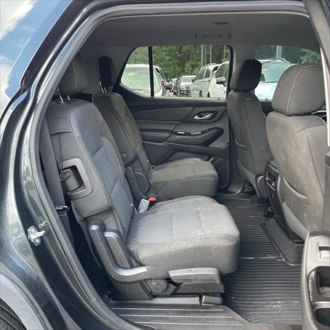 Photo of 2018 Graphite Metallic Chevrolet Traverse