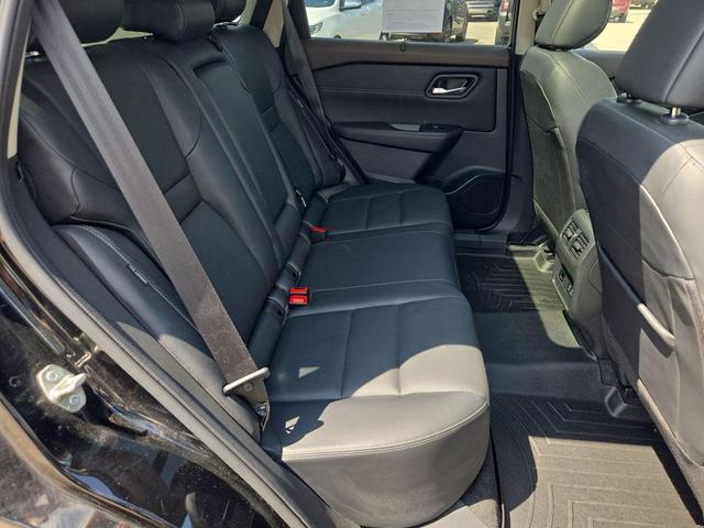 Photo of 2023 Super Black Nissan Rogue