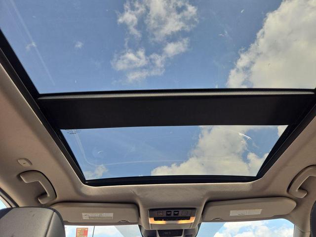 Photo of 2023 Super Black Nissan Rogue