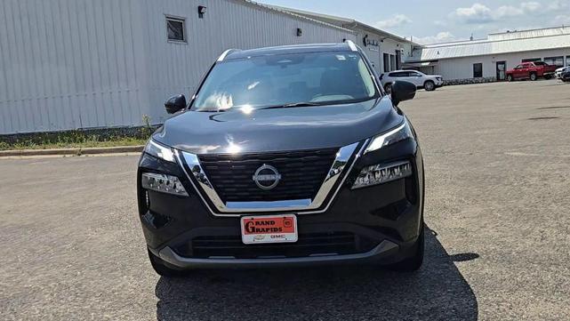 Photo of 2023 Super Black Nissan Rogue