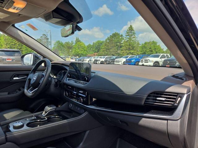 Photo of 2023 Super Black Nissan Rogue