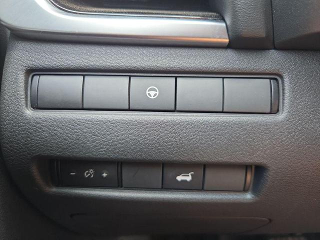 Photo of 2023 Super Black Nissan Rogue
