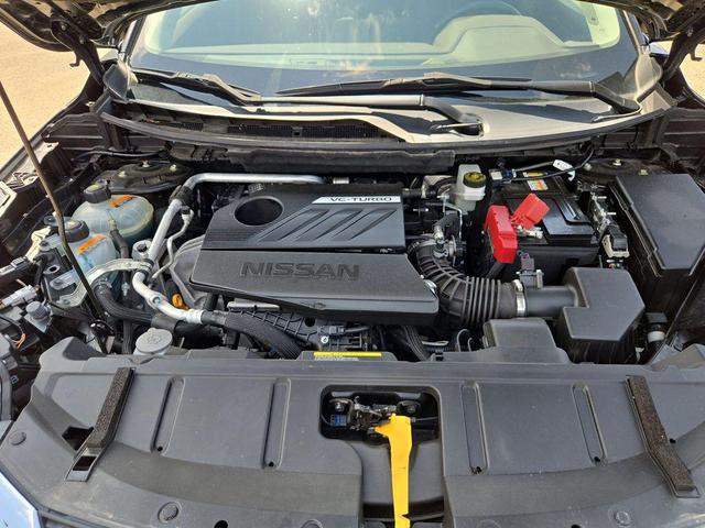 Photo of 2023 Super Black Nissan Rogue