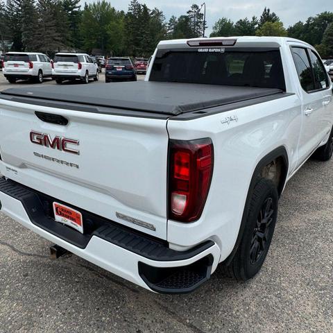 Photo of 2022 Summit White GMC Sierra 1500
