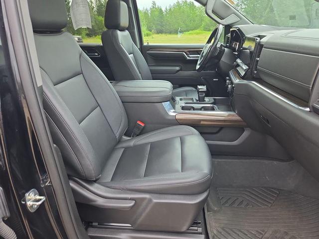 Photo of 2023 Black Chevrolet Silverado 1500