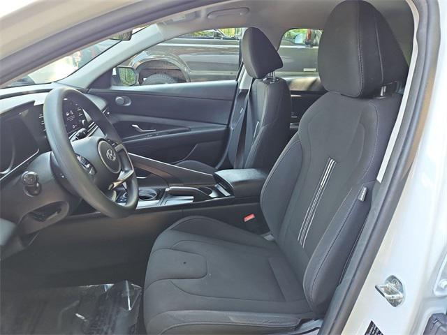 Photo of 2022 Quartz White Hyundai ELANTRA