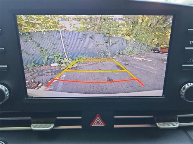 Photo of 2022 Quartz White Hyundai ELANTRA