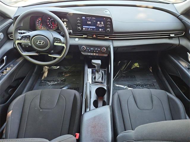 Photo of 2022 Quartz White Hyundai ELANTRA