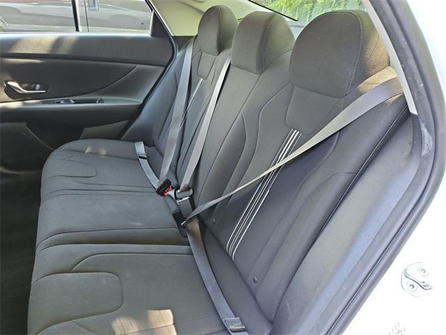 Photo of 2022 Quartz White Hyundai ELANTRA