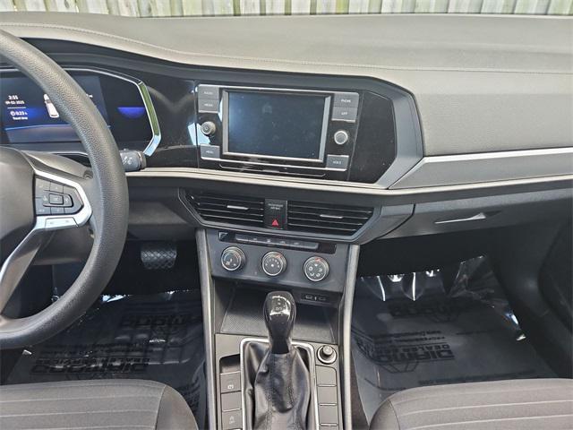 Photo of 2022 Pyrite Silver Metallic Volkswagen Jetta