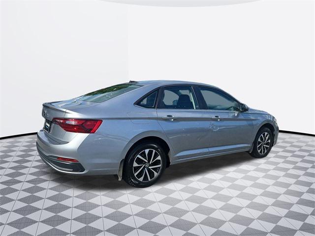 Photo of 2022 Pyrite Silver Metallic Volkswagen Jetta