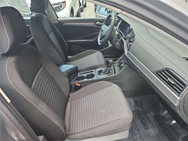 Photo of 2022 Pyrite Silver Metallic Volkswagen Jetta