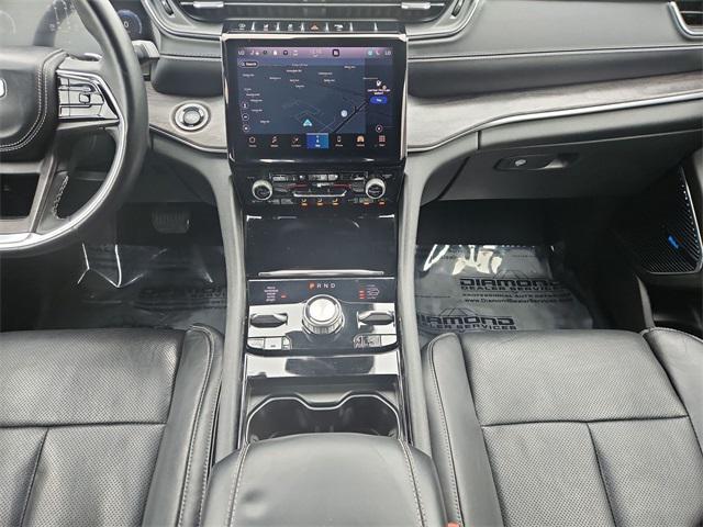 Photo of 2022 Bright White Clearcoat Jeep Grand Cherokee