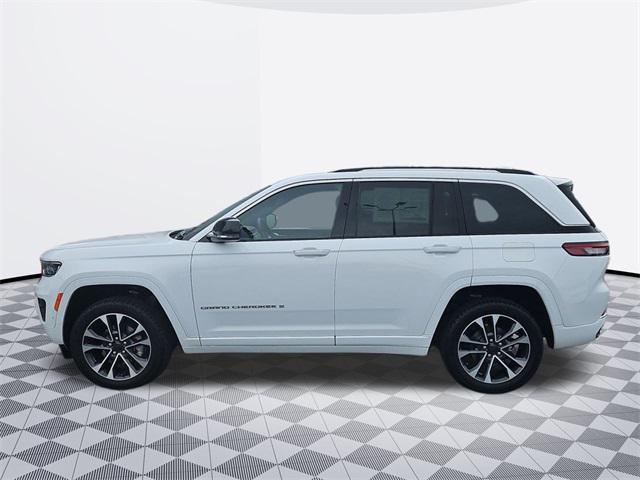 Photo of 2022 Bright White Clearcoat Jeep Grand Cherokee