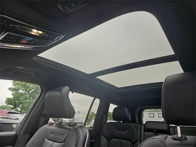 Photo of 2022 Bright White Clearcoat Jeep Grand Cherokee