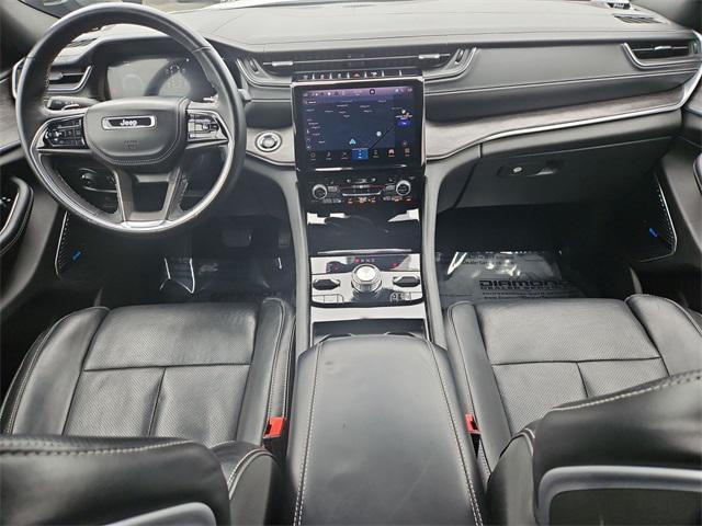 Photo of 2022 Bright White Clearcoat Jeep Grand Cherokee