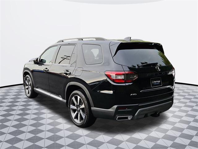 Photo of 2024 Crystal Black Pearl Honda Pilot