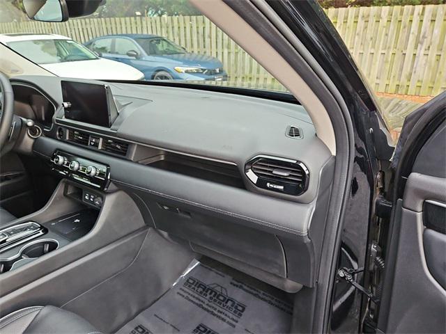 Photo of 2024 Crystal Black Pearl Honda Pilot