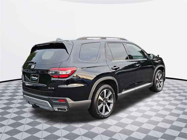 Photo of 2024 Crystal Black Pearl Honda Pilot