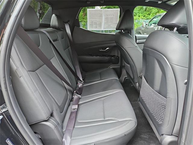 Photo of 2024 Phantom Black Hyundai SANTA CRUZ