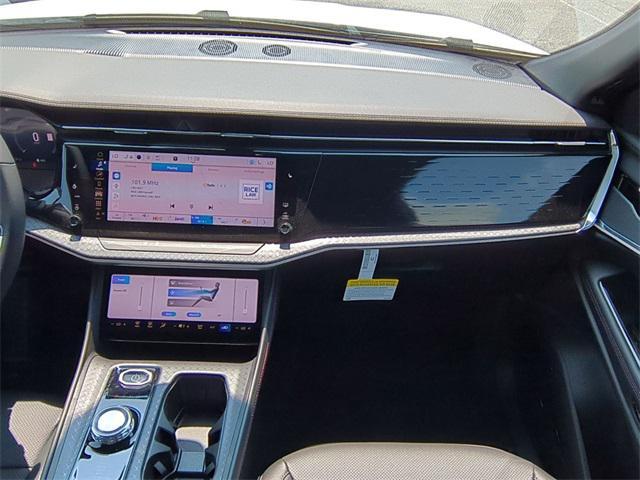 Photo of 2025 Silver Zynith Clearcoat Jeep Wagoneer S