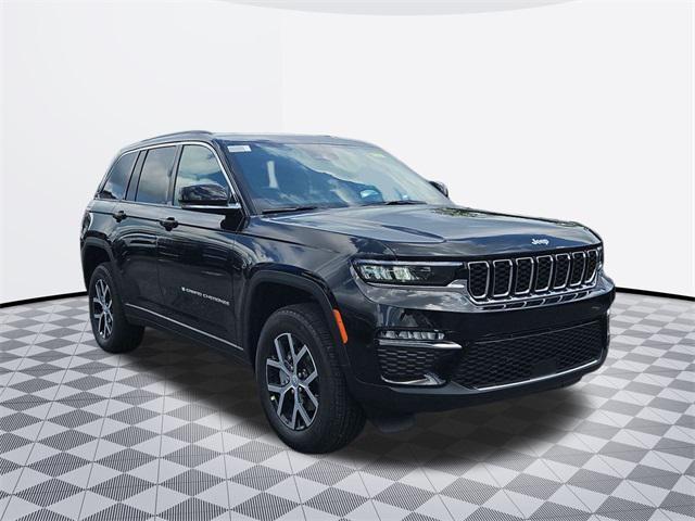 Photo of 2025 Diamond Black Jeep Grand Cherokee