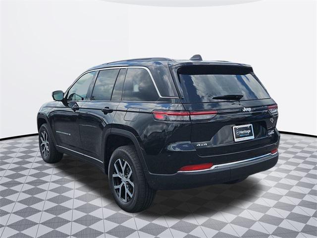 Photo of 2025 Diamond Black Jeep Grand Cherokee