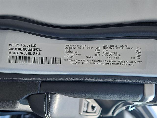 Photo of 2022 Silver Zynith Jeep Grand Cherokee L