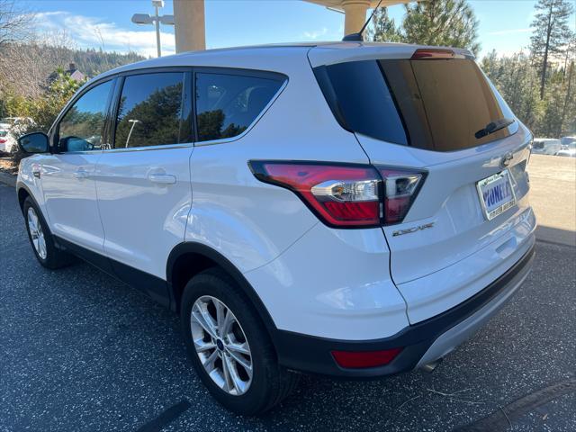 Photo of 2017 White Ford Escape