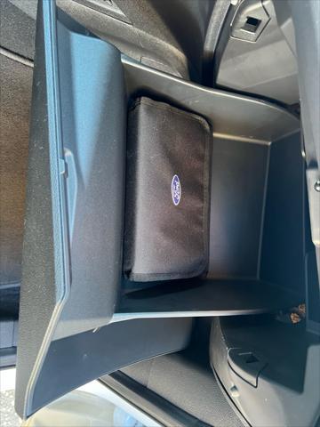 Photo of 2017 White Ford Escape